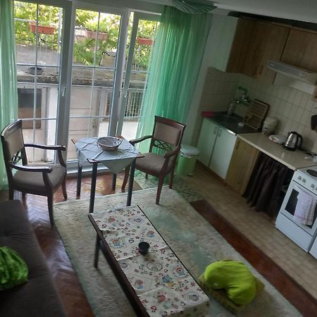Apartmans Adi SJJ Exteriör bild