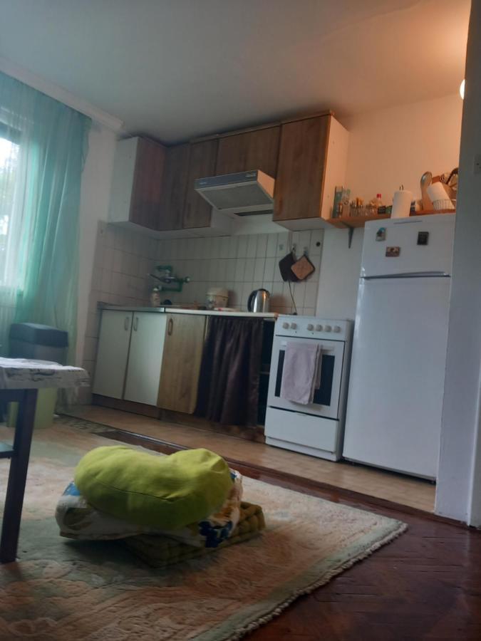 Apartmans Adi SJJ Exteriör bild